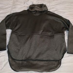 NWT The North Face Slacker Poncho in Taupe Green